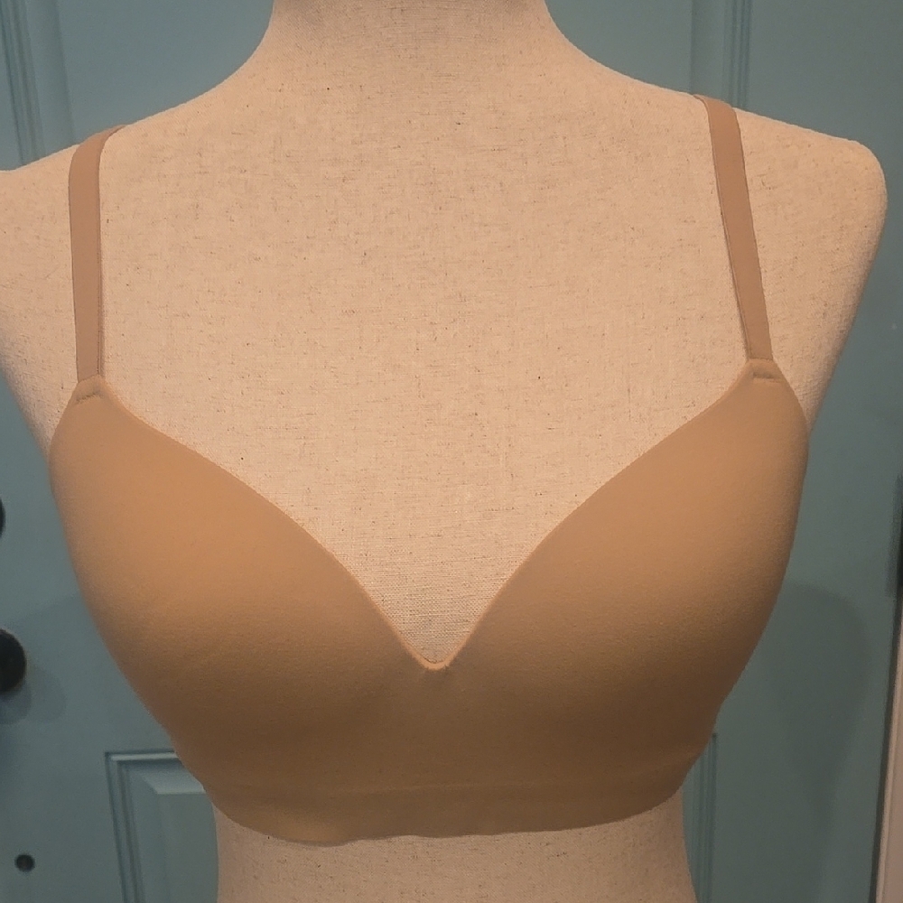 Soma Enbliss 36B Bra with Plunging Neckline and Adjustable Straps